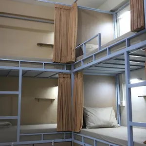  Hostel Aru House